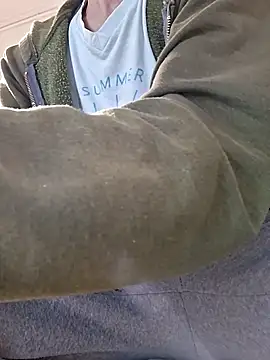 Snapshot of molozeb chatting on 16, 12, 2025 molozeb online show from 16, 12, 2025