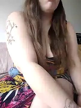 FrancaiseLynne online show from 28, 1, 2025