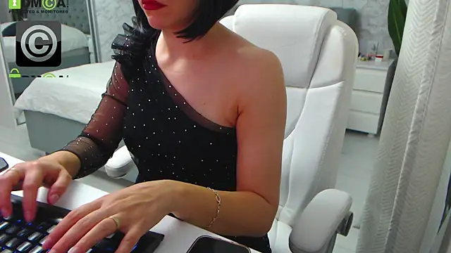 Snapshot of Ellysse_ chatting on 7, 10, 2025 Ellysse online show from 7, 10, 2025