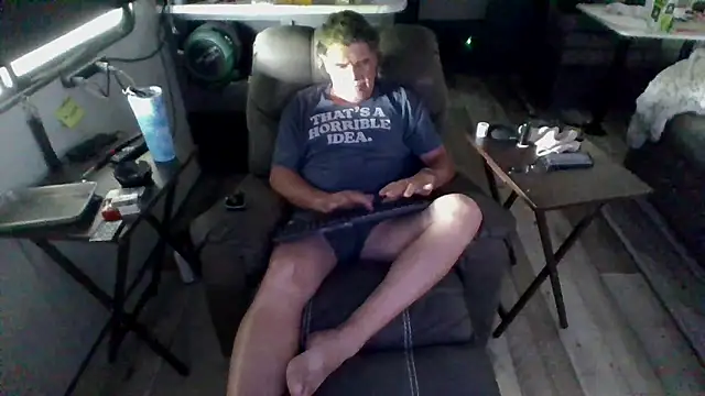 Snapshot of lateniter chatting on 23, 4, 2026 lateniter online show from 23, 4, 2026