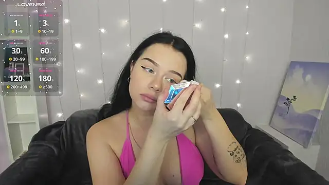 Lori  Hell online show from 28, 11, 2025