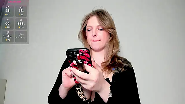 mercedescutee online show from 23, 3, 2026