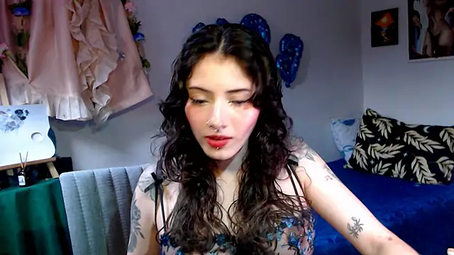 Snapshot of LiliJones_ chatting on 2, 5, 2026 LiliJones online show from 2, 5, 2026