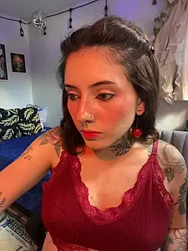 Snapshot of LiliJones_ chatting on 4, 5, 2026 LiliJones online show from 4, 5, 2026