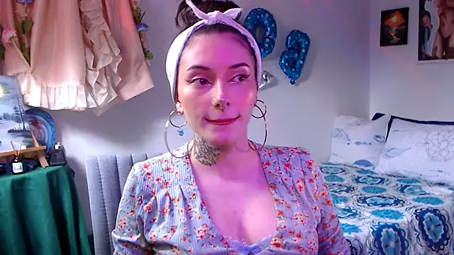 Snapshot of LiliJones_ chatting on 8, 5, 2026 LiliJones online show from 8, 5, 2026