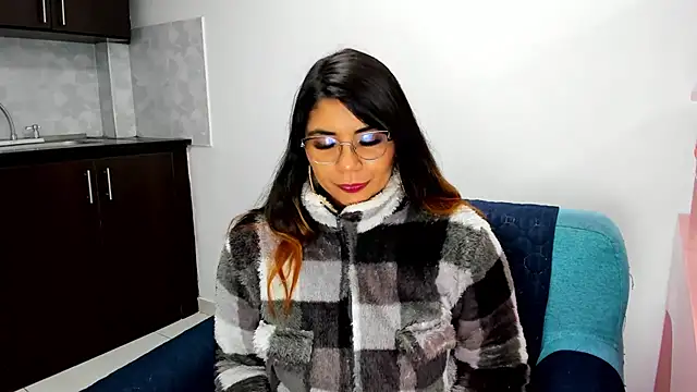 Luna Dumont online show from 18, 2, 2025