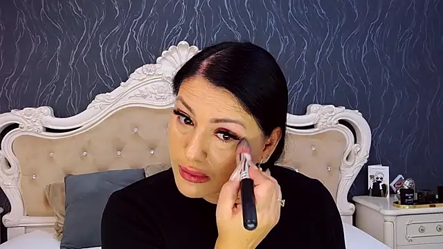 Lauren Saint online show from 6, 10, 2025