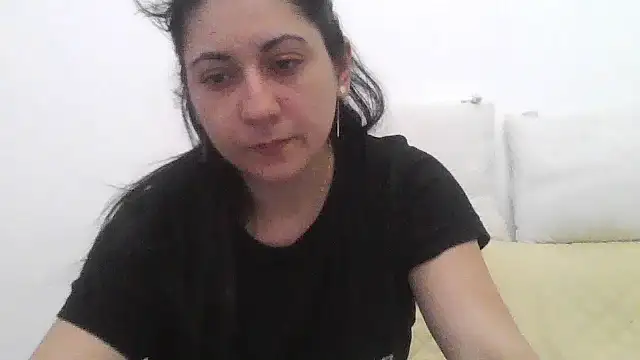 Snapshot of davenmichelle00 chatting on 1, 2, 2026 davenmichelle00 online show from 1, 2, 2026