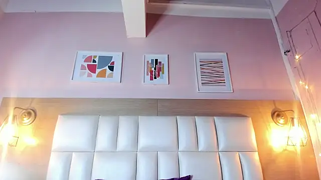 Snapshot of Dollar-girl chatting on 3, 1, 2025 Dollar-girl online show from 3, 1, 2025