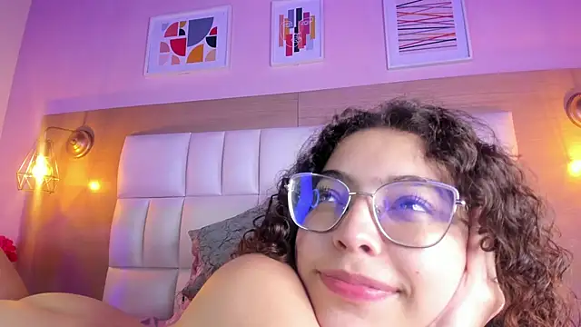 Snapshot of Dollar-girl chatting on 24, 1, 2025 Dollar-girl online show from 24, 1, 2025