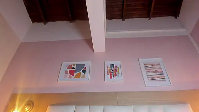 Snapshot of Dollar-girl chatting on 25, 1, 2025 Dollar-girl online show from 25, 1, 2025