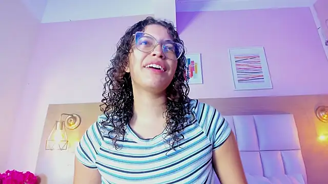 Snapshot of Dollar-girl chatting on 9, 3, 2025 Dollar-girl online show from 9, 3, 2025