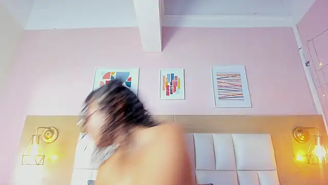 Snapshot of Dollar-girl chatting on 10, 3, 2025 Dollar-girl online show from 10, 3, 2025