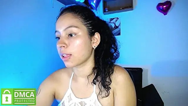 Snapshot of Mr_MrsCurie chatting on 28, 1, 2025 Mr MrsCurie online show from 28, 1, 2025