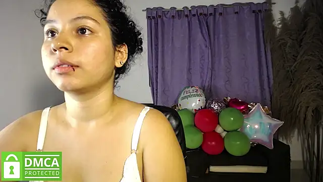 Snapshot of Mr_MrsCurie chatting on 29, 10, 2025 Mr MrsCurie online show from 29, 10, 2025