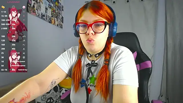 lucie nicolls online show from 7, 3, 2025