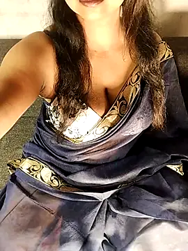Snapshot of loveli_diya chatting on 17, 4, 2026 loveli diya online show from 17, 4, 2026