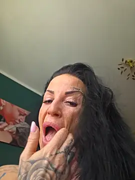 Snapshot of EmilyDiazofficial chatting on 25, 5, 2026 EmilyDiazofficial online show from 25, 5, 2026
