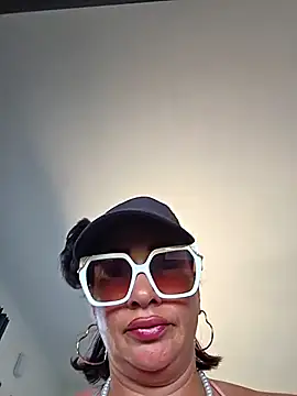 Snapshot of TheGoddessBianca chatting on 21, 4, 2026 TheGoddessBianca online show from 21, 4, 2026
