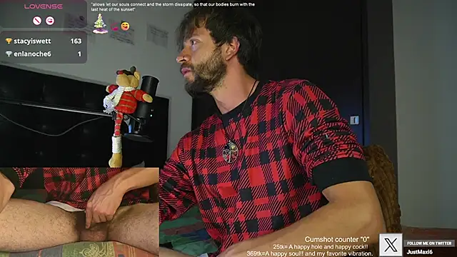 Snapshot of just_maxii chatting on 22, 12, 2024 just maxii online show from 22, 12, 2024