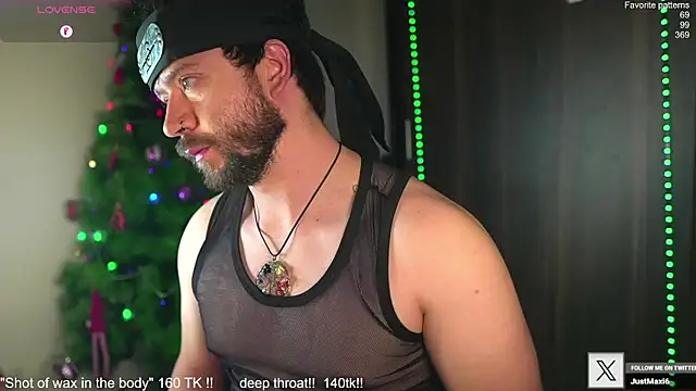 Snapshot of just_maxii chatting on 19, 12, 2025 just maxii online show from 19, 12, 2025