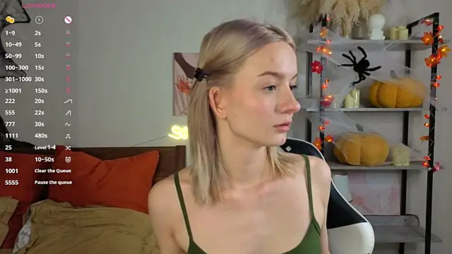 IdaValenti online show from 6, 11, 2025