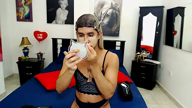 VeronicaReynolds online show from 9, 1, 2025