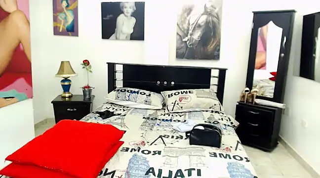 VeronicaReynolds online show from 9, 3, 2025