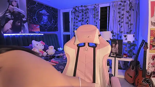 LanaKyutt online show from 10, 12, 2024