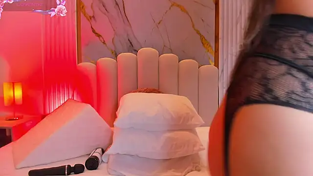 carolriveraa  online show from 18, 3, 2025