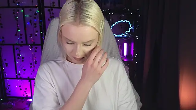 Snapshot of ImBonBon chatting on 4, 5, 2026 ImBonBon online show from 4, 5, 2026