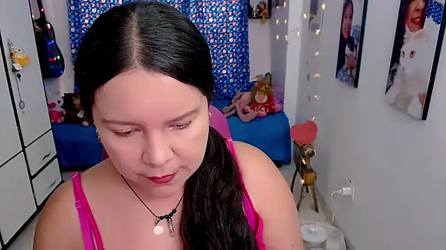 claryssa  online show from 3, 3, 2026