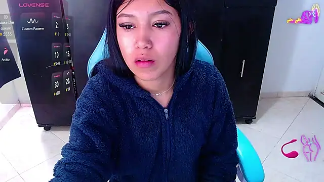Snapshot of emily_rosse04 chatting on 21, 6, 2026 emily rosse04 online show from 21, 6, 2026