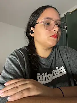 Snapshot of CurlyGirl_1 chatting on 18, 9, 2025 CurlyGirl 1 online show from 18, 9, 2025
