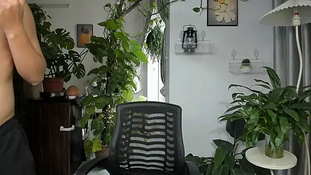 Snapshot of Oliver_Nl chatting on 22, 11, 2025 Oliver Nl online show from 22, 11, 2025