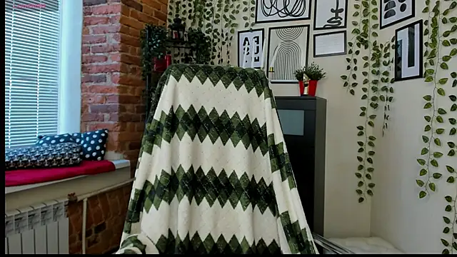 Snapshot of Melissa_Wells chatting on 5, 5, 2026 Melissa Wells online show from 5, 5, 2026