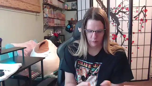 Sarahtineke online show from 10, 2, 2026