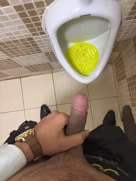 Snapshot of hitlar1026 chatting on 4, 11, 2025 hitlar1026 online show from 4, 11, 2025