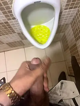 Snapshot of hitlar1026 chatting on 20, 11, 2025 hitlar1026 online show from 20, 11, 2025