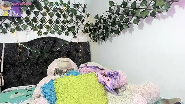 PaulinaSwan online show from 9, 10, 2025