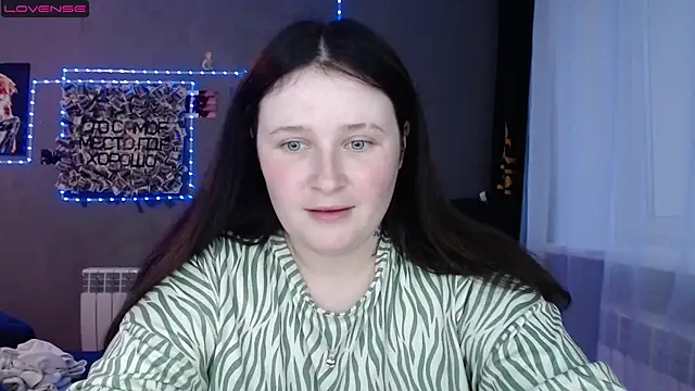 Snapshot of Light_Luna chatting on 17, 5, 2026 Light Luna online show from 17, 5, 2026
