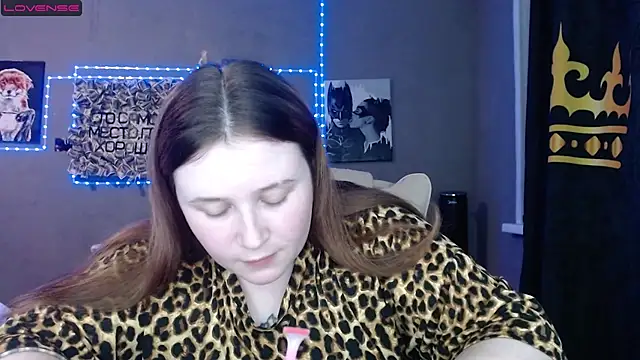 Snapshot of Light_Luna chatting on 1, 6, 2026 Light Luna online show from 1, 6, 2026