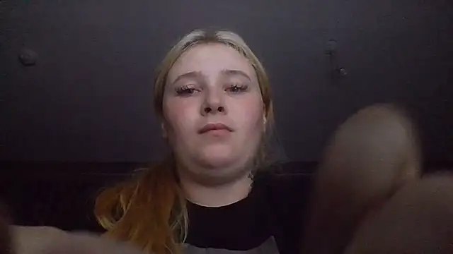 Snapshot of Light_Luna chatting on 1, 8, 2026 Light Luna online show from 1, 8, 2026