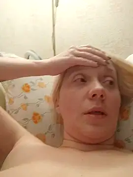 Snapshot of LeraSweet chatting on 8, 9, 2025 LeraSweet online show from 8, 9, 2025