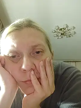 Snapshot of LeraSweet chatting on 25, 10, 2025 LeraSweet online show from 25, 10, 2025