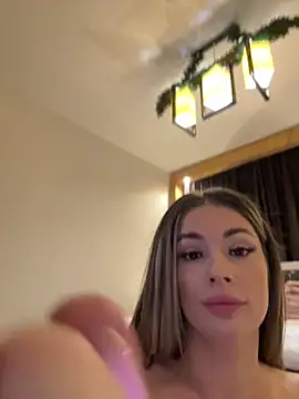 Snapshot of IsabellaEtthan chatting on 5, 3, 2025 IsabellaEtthan online show from 5, 3, 2025