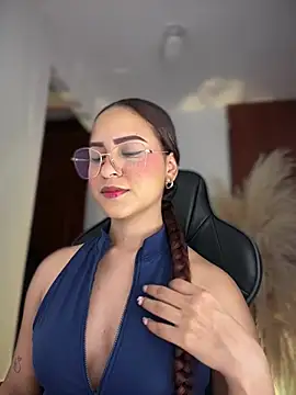 Snapshot of gretta_kler1 chatting on 1, 5, 2026 gretta kler1 online show from 1, 5, 2026