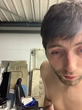 Snapshot of GuillaumebeauZizi chatting on 12, 2, 2026 GuillaumebeauZizi online show from 12, 2, 2026