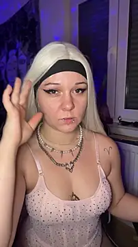 Snapshot of kinkygirl420x chatting on 16, 12, 2025 kinkygirl420x online show from 16, 12, 2025