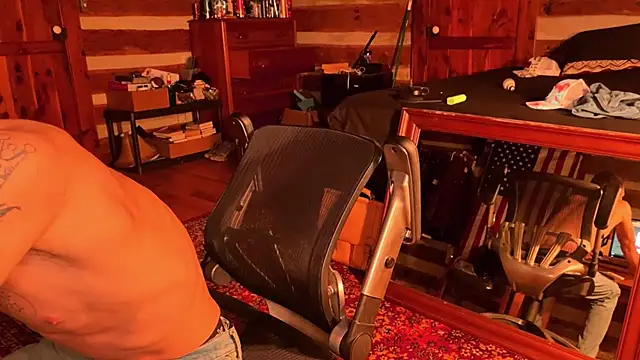 Snapshot of HARD_2QUIT chatting on 18, 12, 2024 HARD 2QUIT online show from 18, 12, 2024